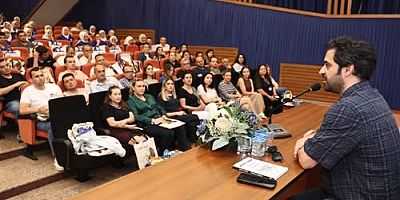 Oyuncu Uğur Uzunel, Marmarabirlik işçileriyle Rıfat Ilgaz’ı konuşt