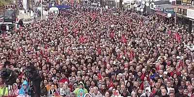 Özgür Özel'den 101'inci mitingde : Ne Ömer'i ne Ekrem'i veririz!