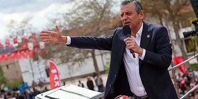 Özgür Özel'den Güvenparkta kitlesel buluşma sonrası Anıtkabir'e yürüyüş