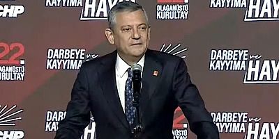 Özgür Özel geçerli oyların tamamını alarak 3. kez CHP Genel Başkanı seçildi.