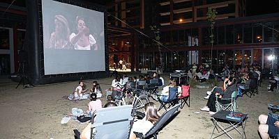 Pancar Deposu’nda açık havada sinema ve müzik keyfi