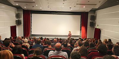 Pelin Esmer, yeni filmiyle Nilüfer’de sinemaseverlerle buluştu