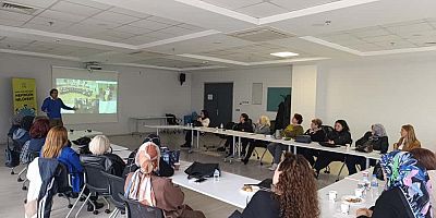 Şadi Özdemir’den kadınlara: “Birlikte güçlü olun” mesajı