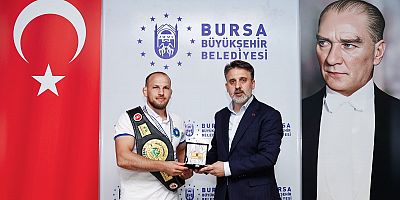 Şahin Biba'dan dünya şampiyonu güreşçiye tebrik