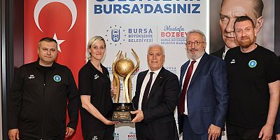 Şampiyon sporculardan Mustafa Bozbey’e ziyaret