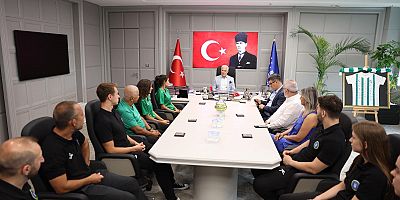 Şampiyon sporculardan Mustafa Bozbey’e ziyaret