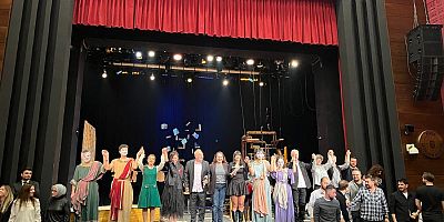 ‘Tomris: Bir Uyumsuz Öykü’, seyirciyle buluştu