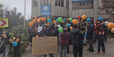 Uludağ Üniversitesi Güzel Sanatlar Fakültesi öğrencileri: Korkmuyoruz!