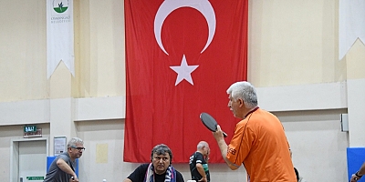 Ulusal Bursa Veteran Masa Tenisi Turnuvası Başladı