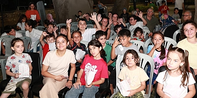 Yazlık Sinema Veysel Karani Mahallesi'nde Çocuklara Keyifli Anlar Yaşattı