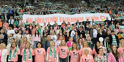 Yeşil beyaz tribünlerde pembe farkındalık