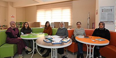 “Yetişkinlerle Çocuk Kitaplarına Bakış Atölyesi” Başladı