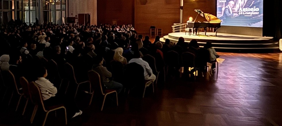 Ünlü piyanist Bursa'da müzikseverlerle buluştu